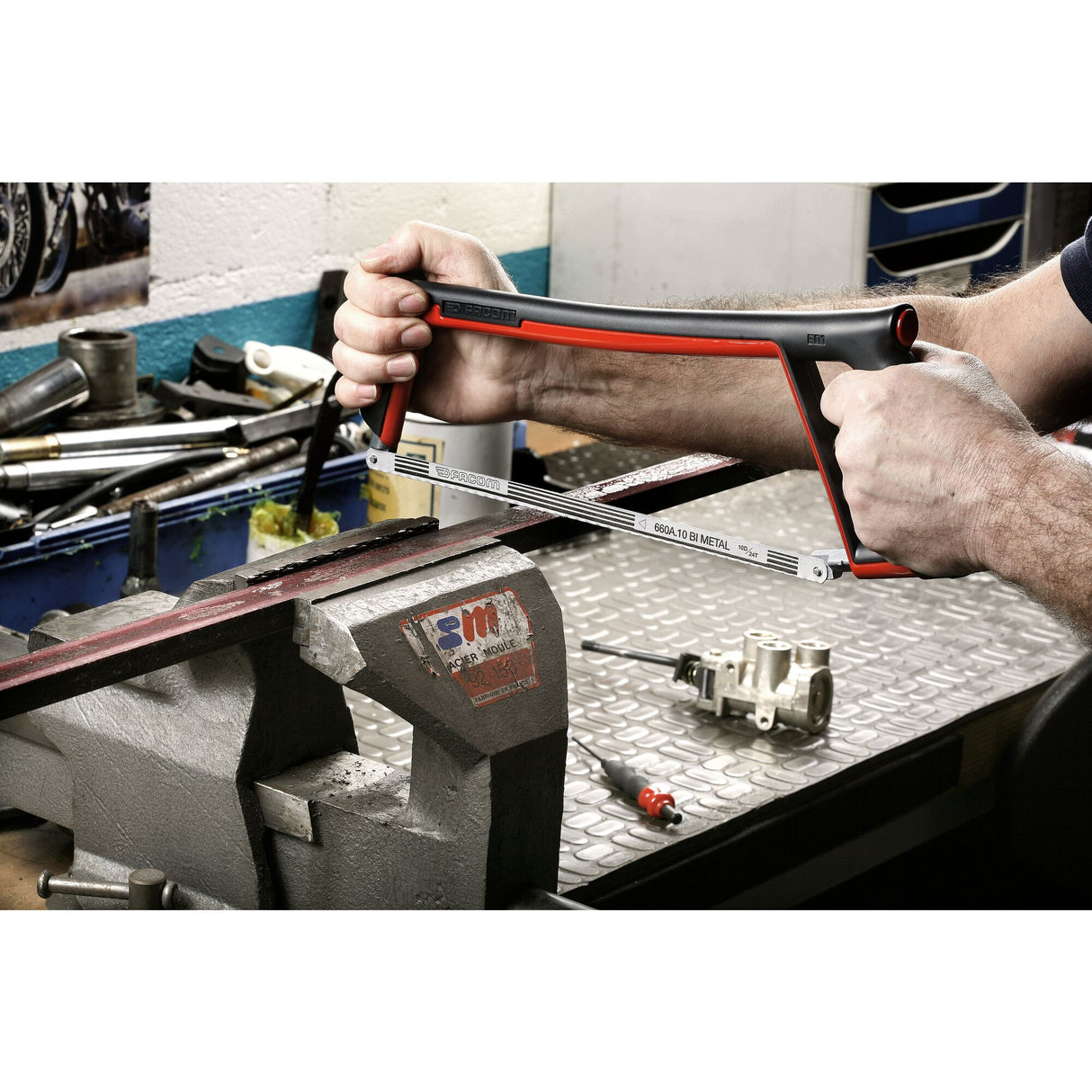 601 - Montures de scie à métaux compact