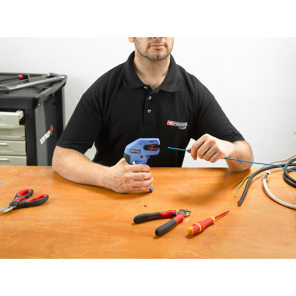 Pince à dénuder et à couper automatique SWINGO 90®