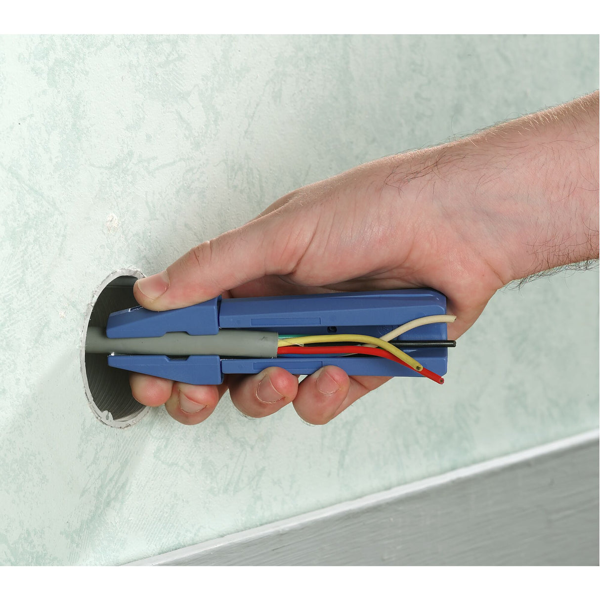 Outil à dégainer multifonctions