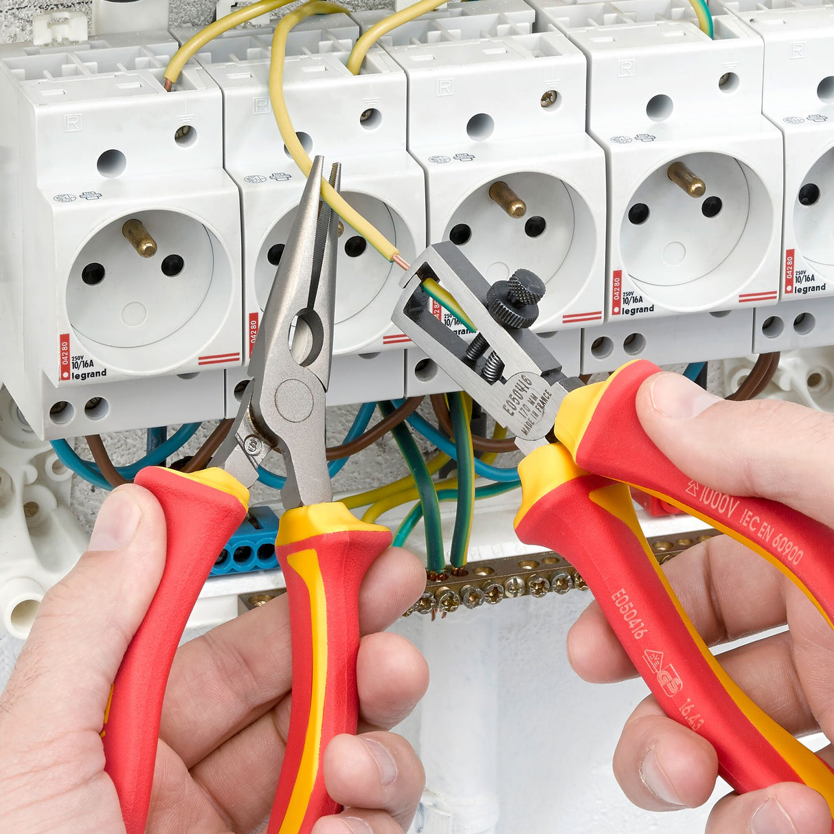 EXPERT - Pince à dénuder 170 mm - isolée 1000 V - VDE