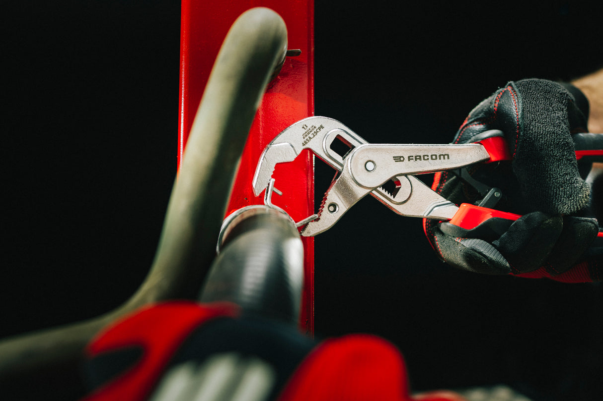 Pince multiprise entrepassée à réglage automatique, manche bi-matière, 250 mm