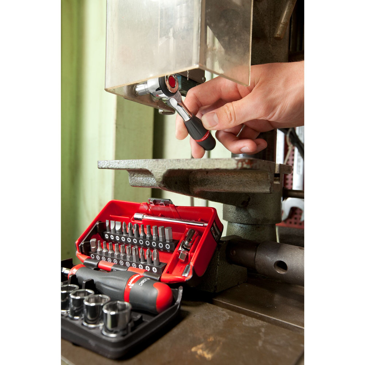 FACOM R.300-1 Assortiment de douilles 1/4'' avec carré d'entraînement